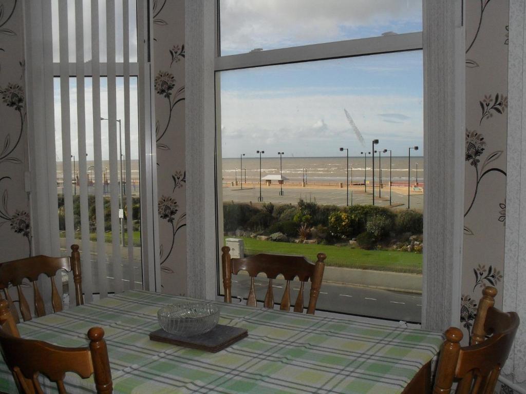 Ocean View Apartment Rhyl Ruang foto