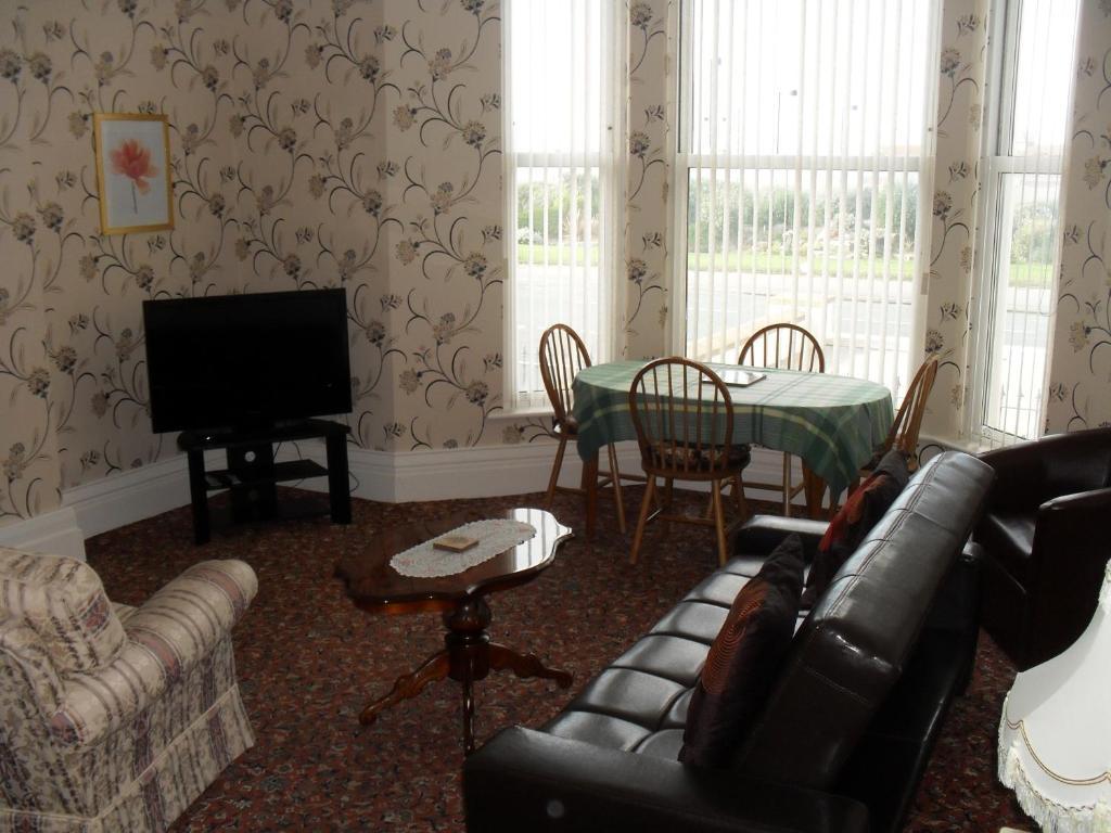 Ocean View Apartment Rhyl Ruang foto