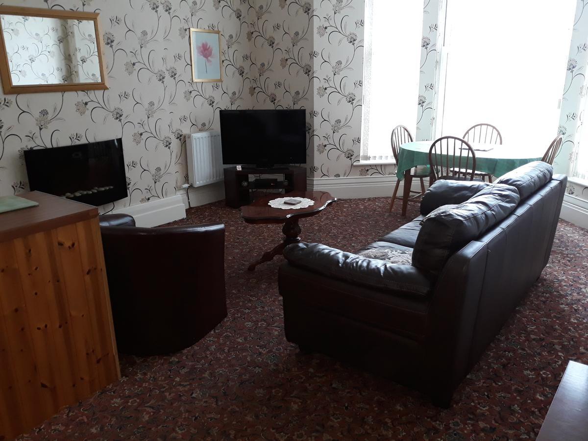 Ocean View Apartment Rhyl Bagian luar foto